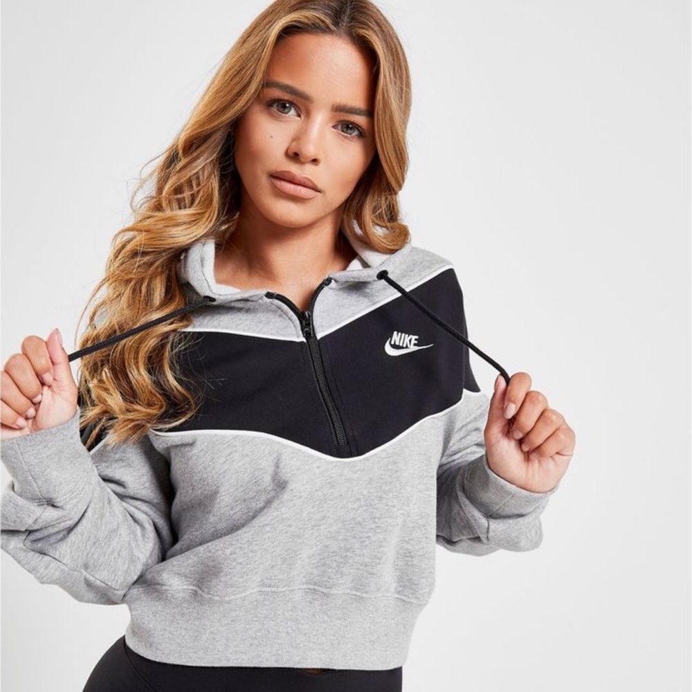 NIKE Cropped Hoodie NWT Size XS